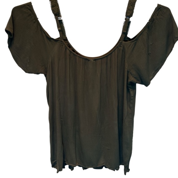 Women's Olive Green Cold Shoulder Top Sz 2X - Picture 1 of 7